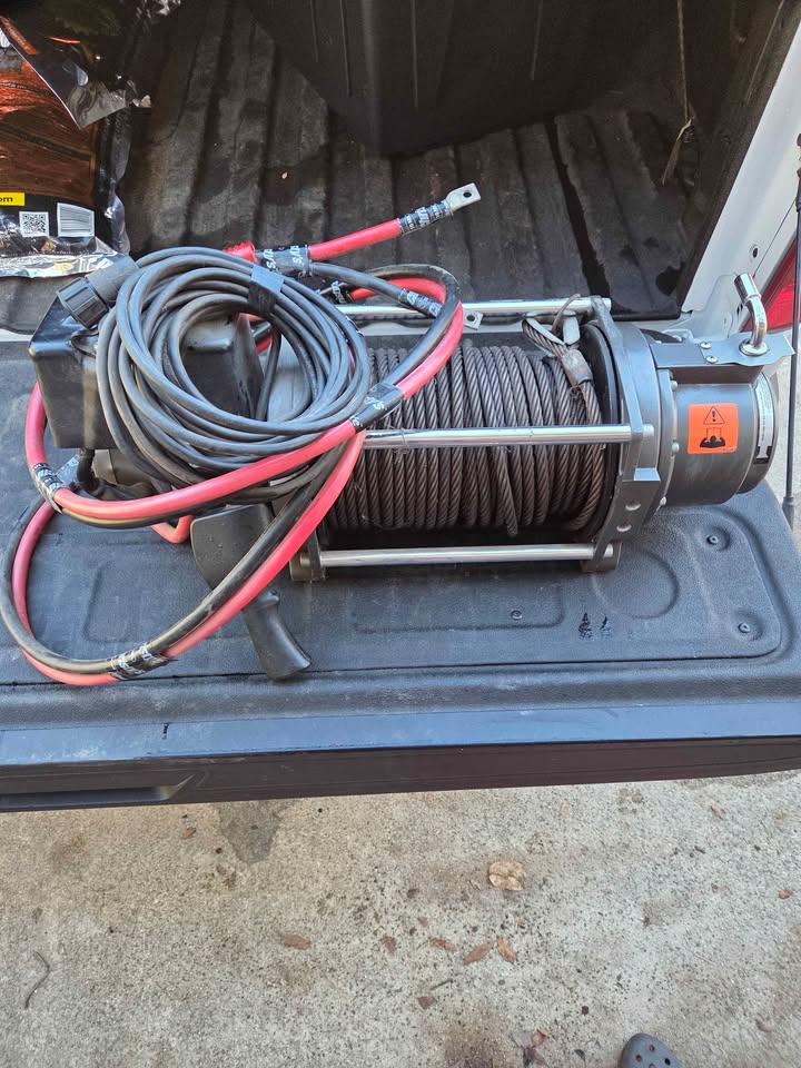 Warn Industial Series 9 Winch in Manteca, CA (photo 2)