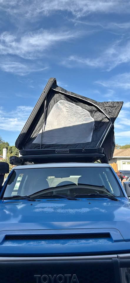 Free Spirit Recreation Rooftop Tent in Milpitas, CA (photo 1)