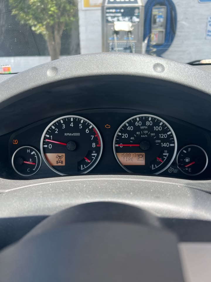 2012 Nissan Pathfinder (photo 3) — photo 3