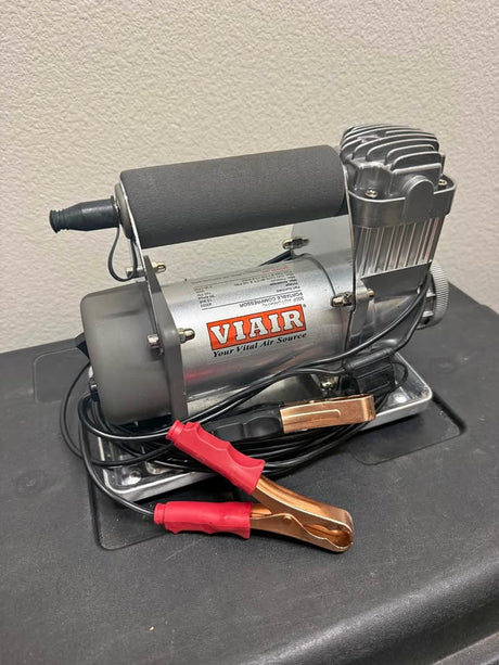 VIAIR Portable 12V Air Compressor – Like New – Heavy Duty Tire Inflator in Vancouver, WA (photo 1)