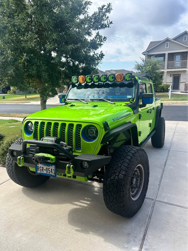 2021 Jeep Gladiator · Overland Pickup 4D 5 ft — photo 2