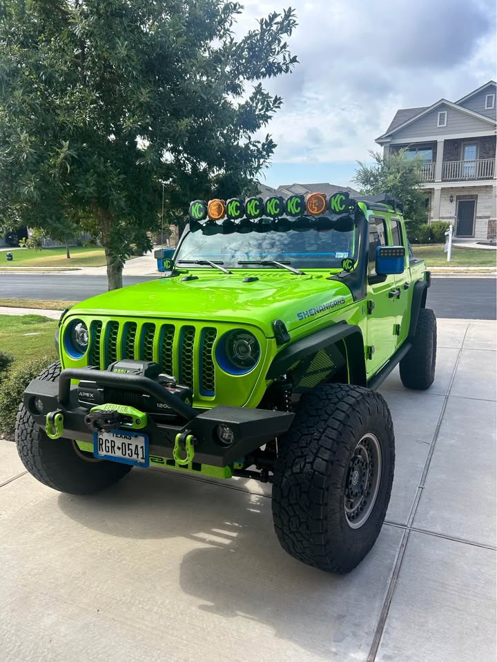 2021 Jeep Gladiator · Overland Pickup 4D 5 ft in Pflugerville, TX (photo 2) — photo 2