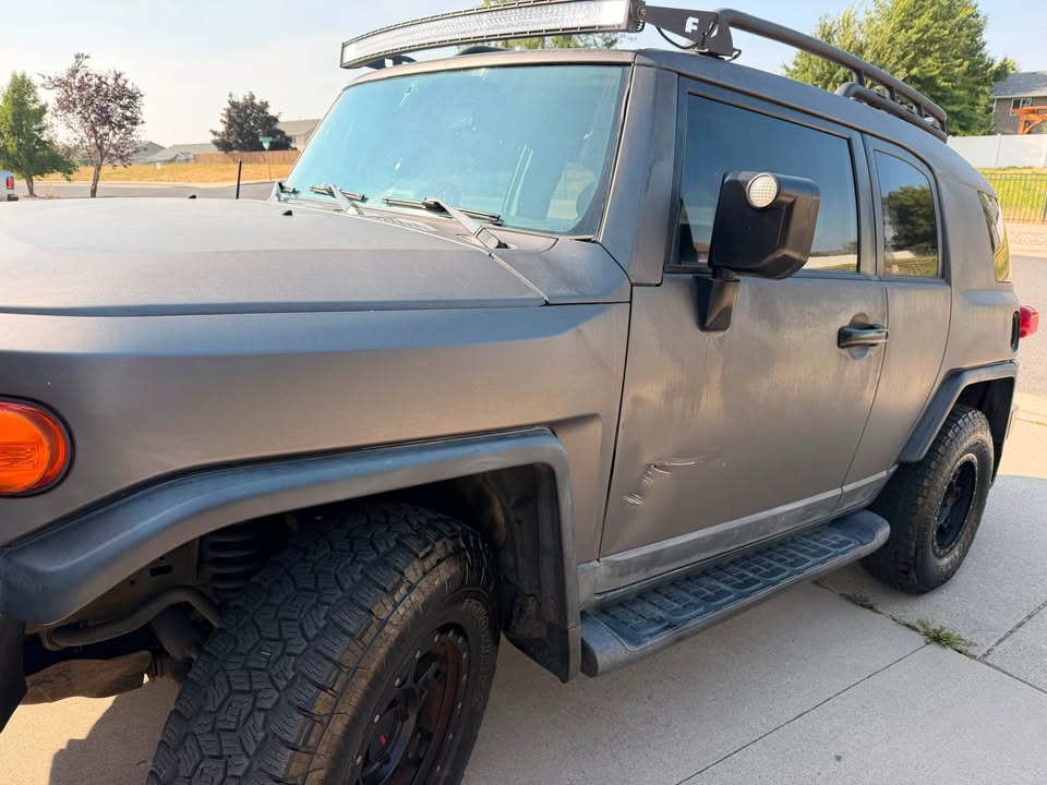 2007 Toyota FJ Cruiser 4WD – Rear Locker – Roof Rack – LED Light Bar in Spokane, WA (photo 2)
