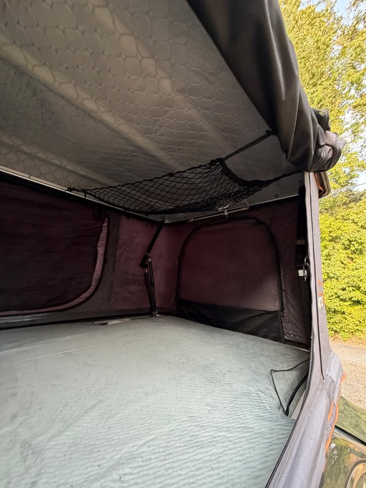 Roofnest Sparrow Hard Shell Rooftop Tent in Bellingham, WA (photo 4) — photo 4