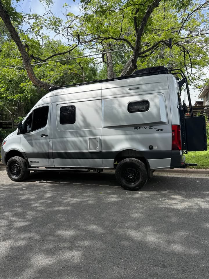 2021 Winnebago revel in Austin, TX (photo 4) — photo 4