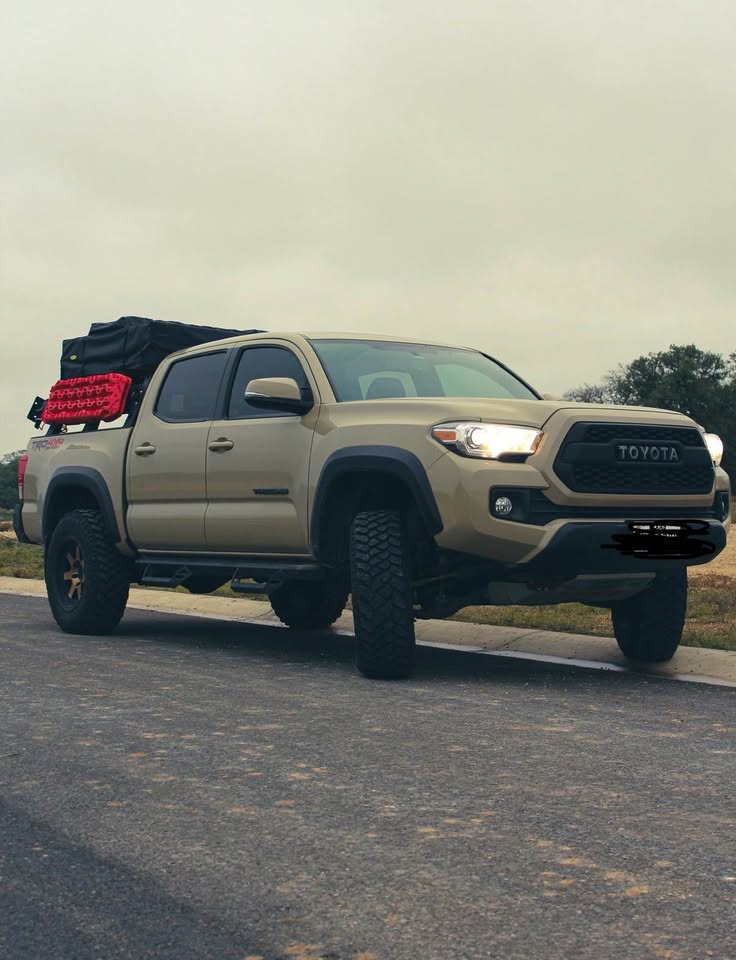 2017 Toyota Tacoma Double Cab · TRD Off-Road Pickup 4D 5 ft in Dripping Springs, TX (photo 2) — photo 2