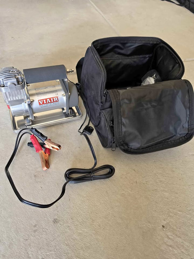 Brand new VIAIR 300P - 30033 Tire Inflator Portable Offroad Air Compressor (photo 1)