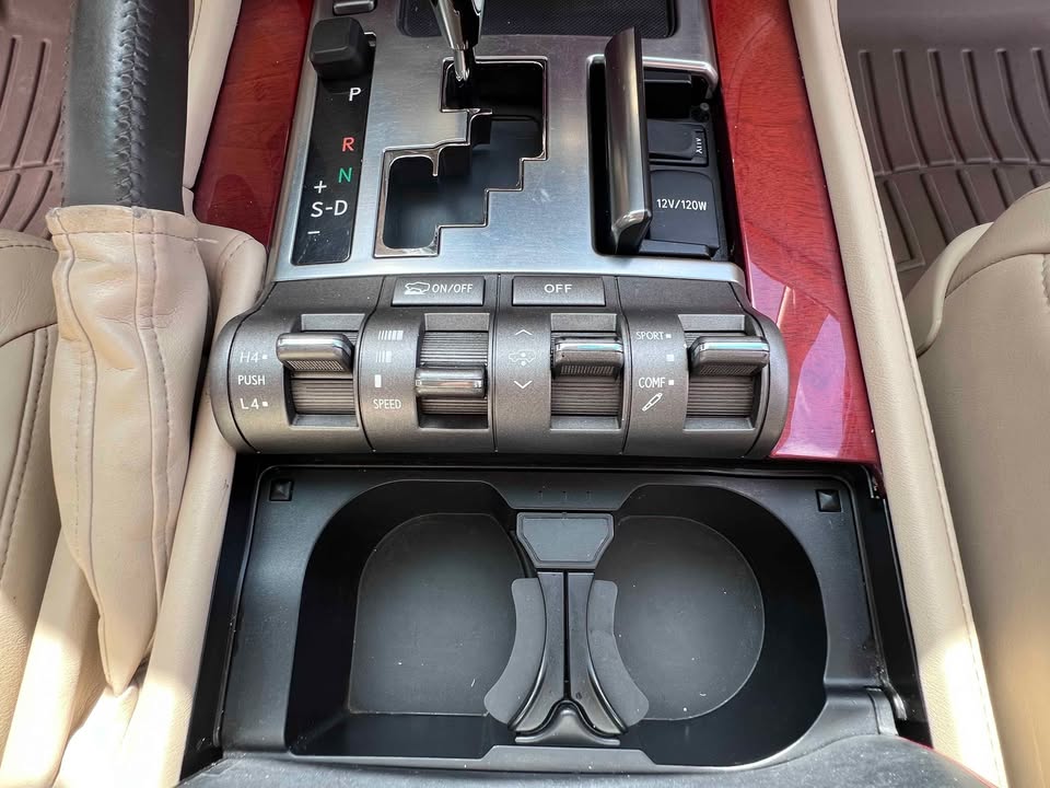 2010 Lexus LX · LX 570 Sport Utility 4D in Snoqualmie, WA (photo 9) — photo 9