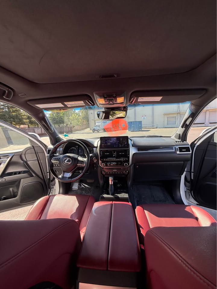 2023 Lexus GX · GX 460 4WD W/Premium package in Roseville, CA (photo 10) — photo 10