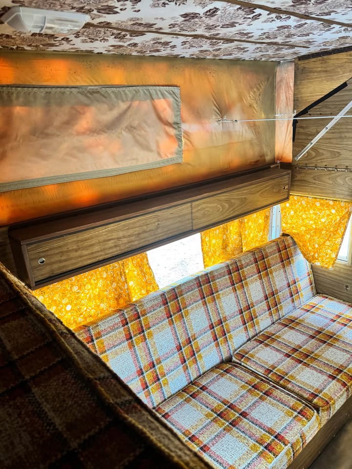 1988 Four Wheel Campers hawk (photo 2) — photo 2