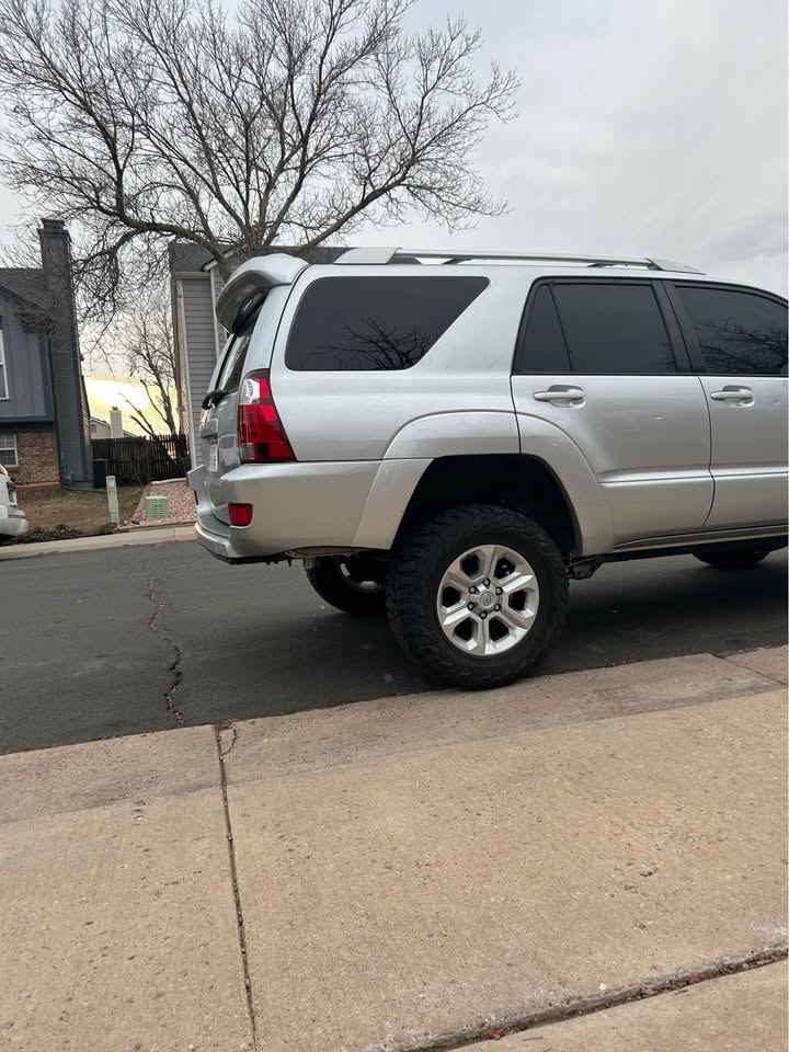2005 Toyota 4Runner · Sport Utility 4D (photo 2) — photo 2