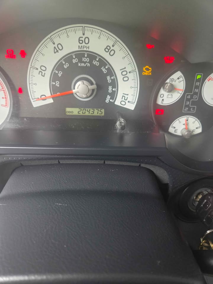 2008 Toyota FJ Cruiser · Sport Utility 2D in Everett, WA (photo 6) — photo 6