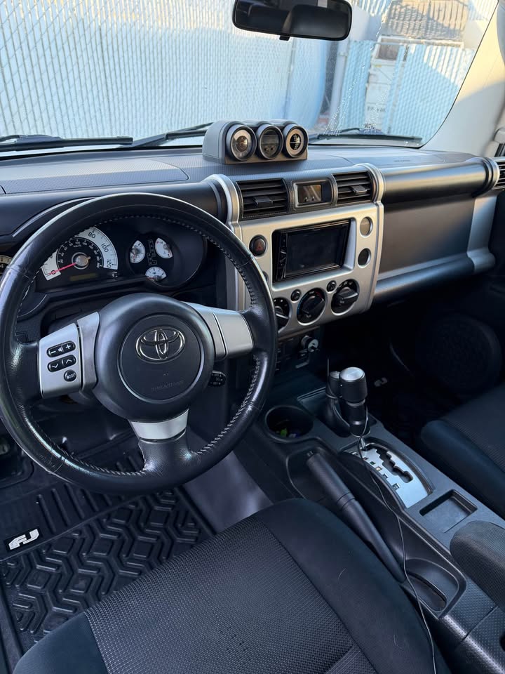 2008 Toyota FJ Cruiser · Sport Utility 2D in Turlock, CA (photo 6) — photo 6