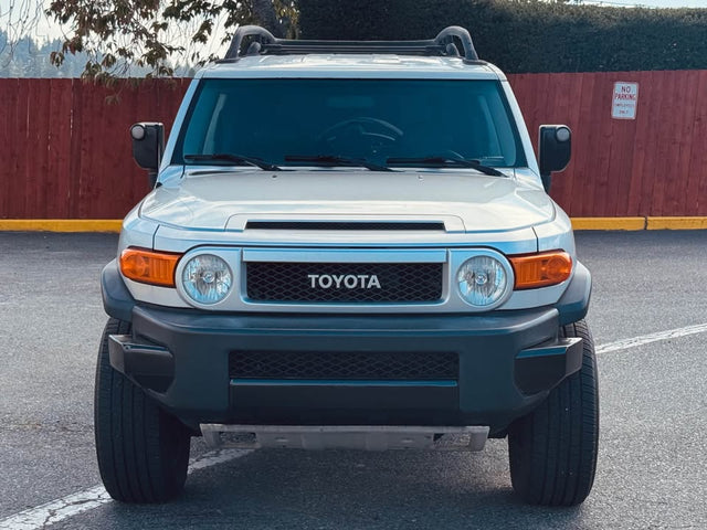 2007 Toyota FJ Cruiser · Sport Utility 2D — photo 2