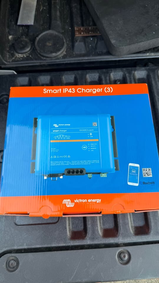 Victron Smart ip43 24 volt charger in Dickinson, TX (photo 2) — photo 2
