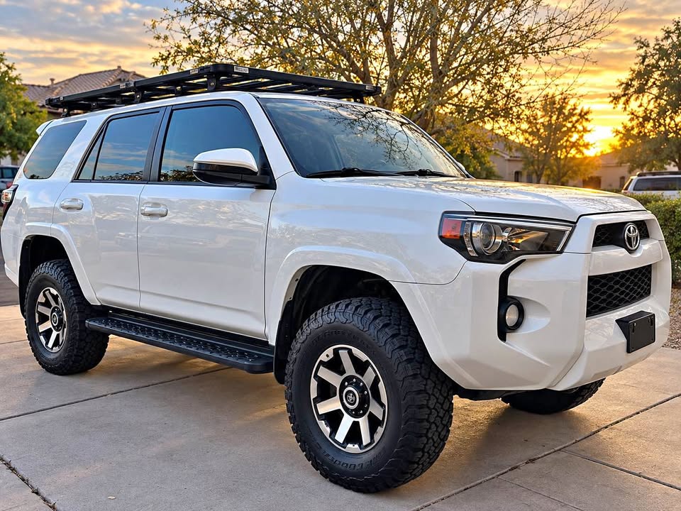2014 Toyota 4Runner · SR5 Sport Utility 4D in Gilbert, AZ (photo 1)