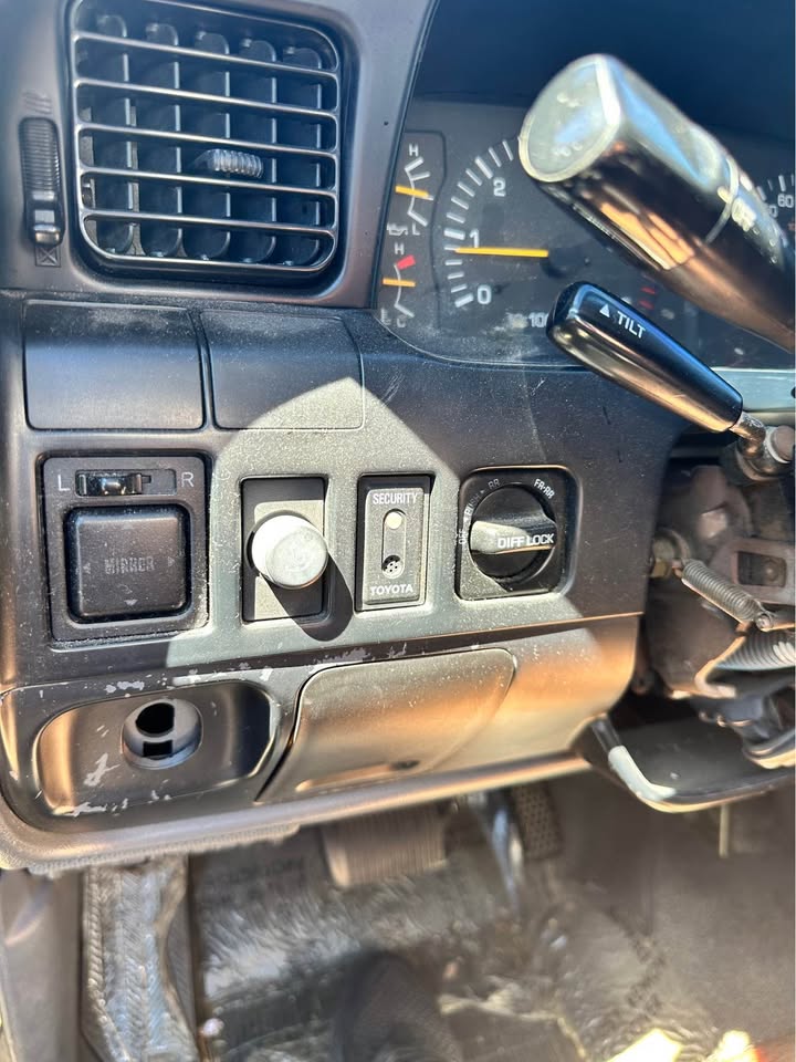 1994 Toyota Land Cruiser (Triple Locked) in Tempe, AZ (photo 8) — photo 8