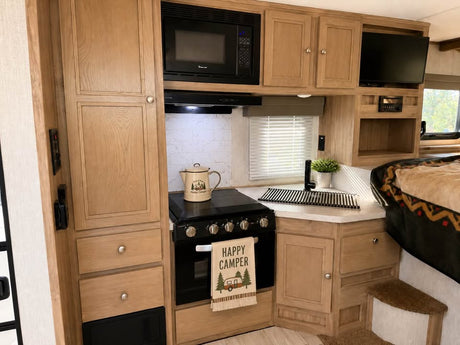 2022 Palomino Real Light Truck Camper in Lakeport, CA (photo 3)