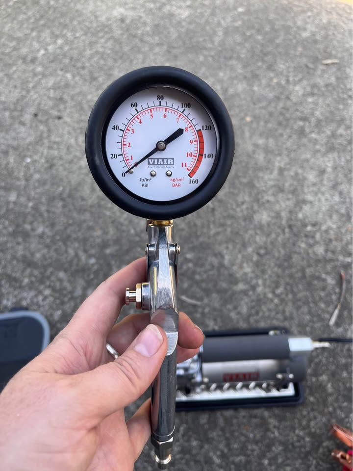 VIAIR 400p-RVS Automatic Portable Compressor (photo 5) — photo 5