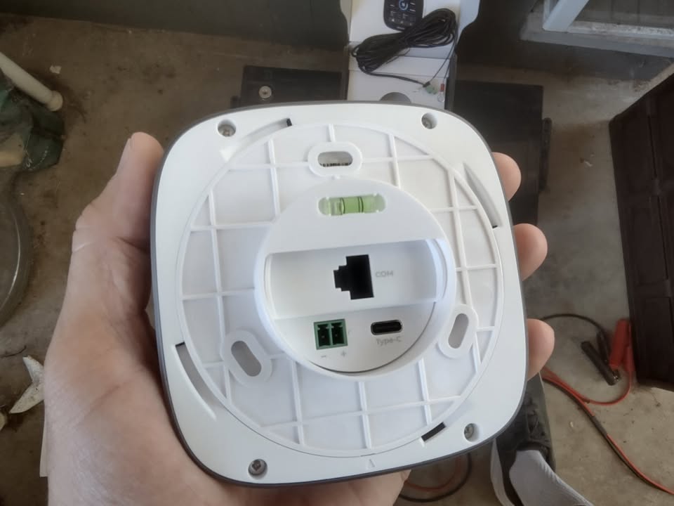 200Ah LiFePO RENOGY Lithium Battery with Bluetooth PLUS Core Display in Portland, OR (photo 5)