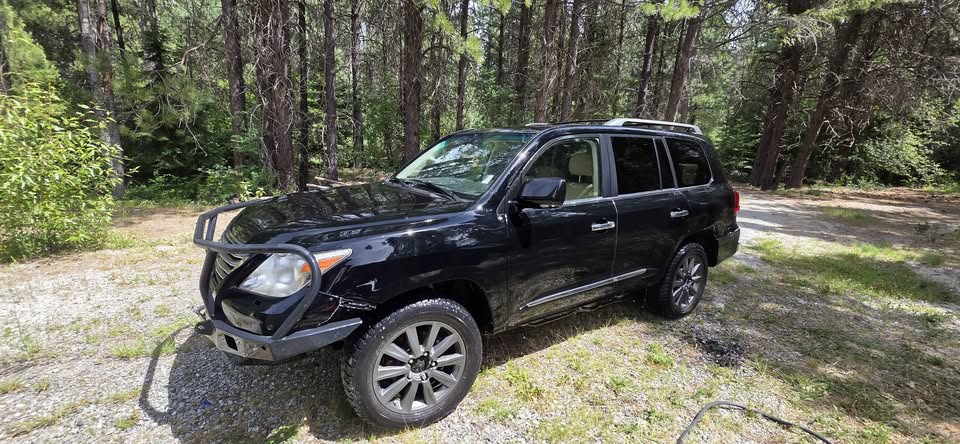 2010 Lexus LX · LX 570 Sport Utility 4D in Leavenworth, WA (photo 2) — photo 2