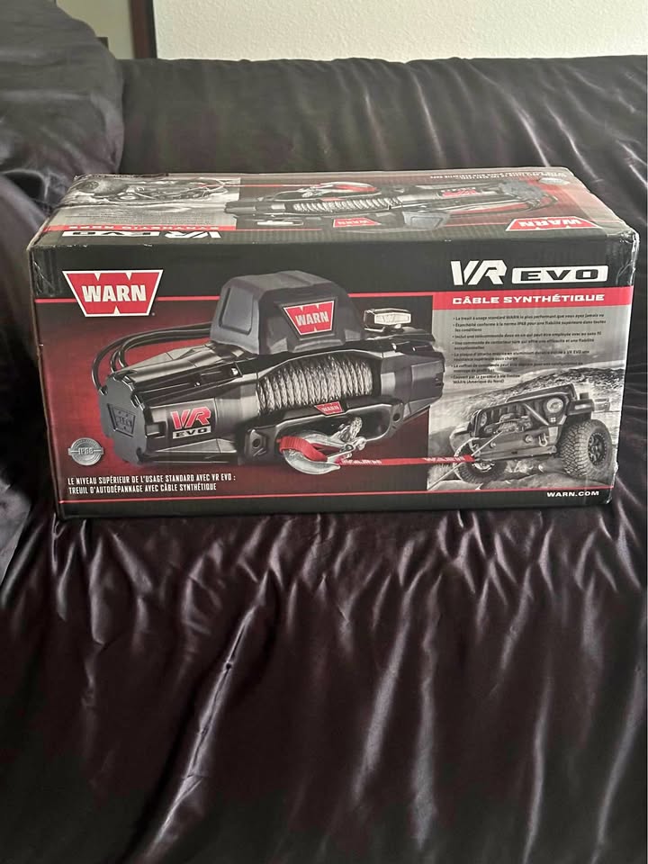 WARN VR EVO 8-S Electric 12V DC Winch in Sparks, NV (photo 1)