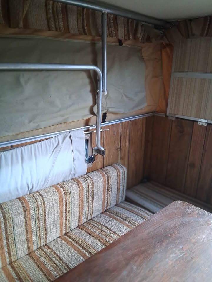 Nice palomino pop up camper cab over in Sparks, NV (photo 8)