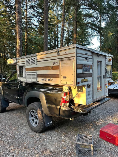 1986 Four Wheel Camper 8’