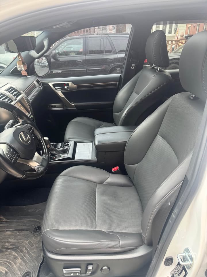 Clean Lexus GX (photo 4) — photo 4