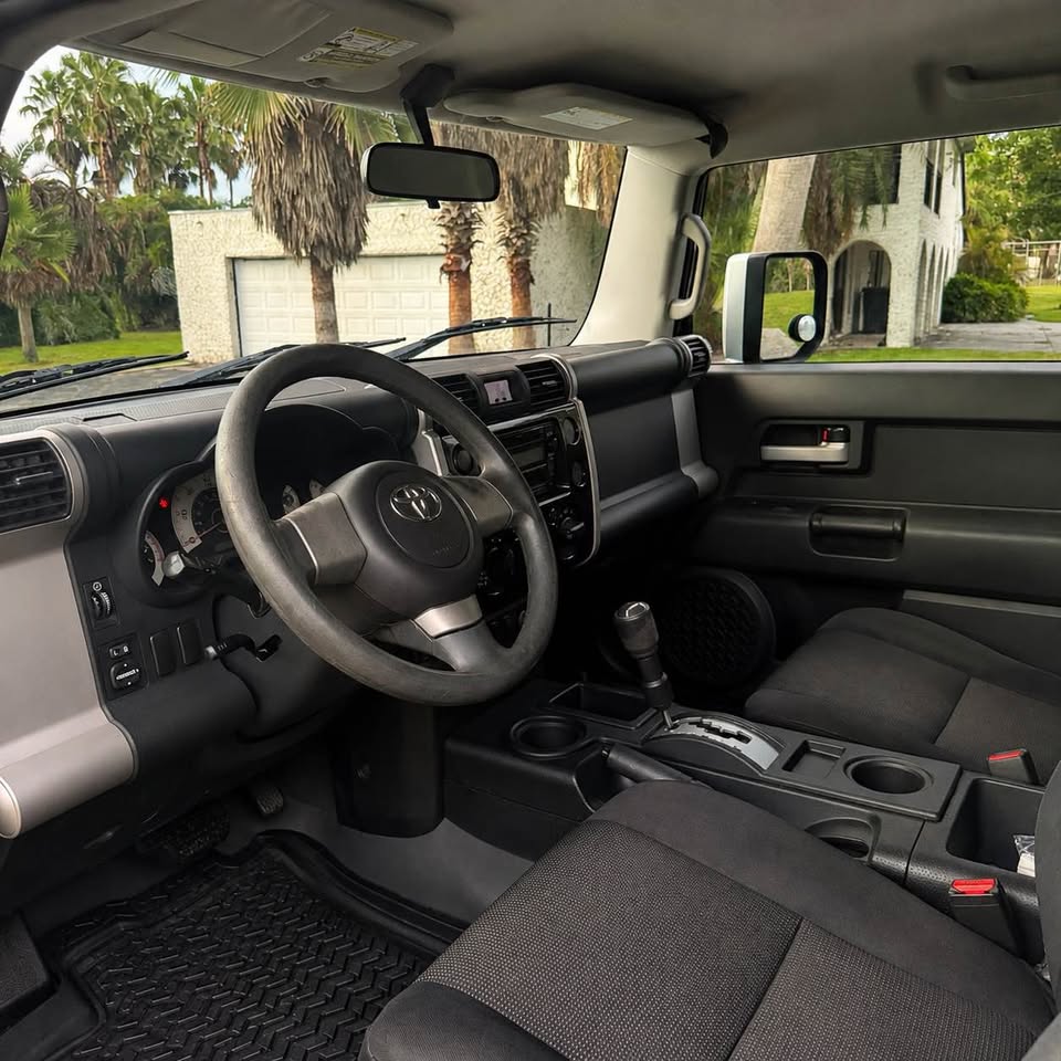 2007 Toyota FJ Cruiser · Sport Utility 2D in Tampa, FL (photo 9) — photo 9