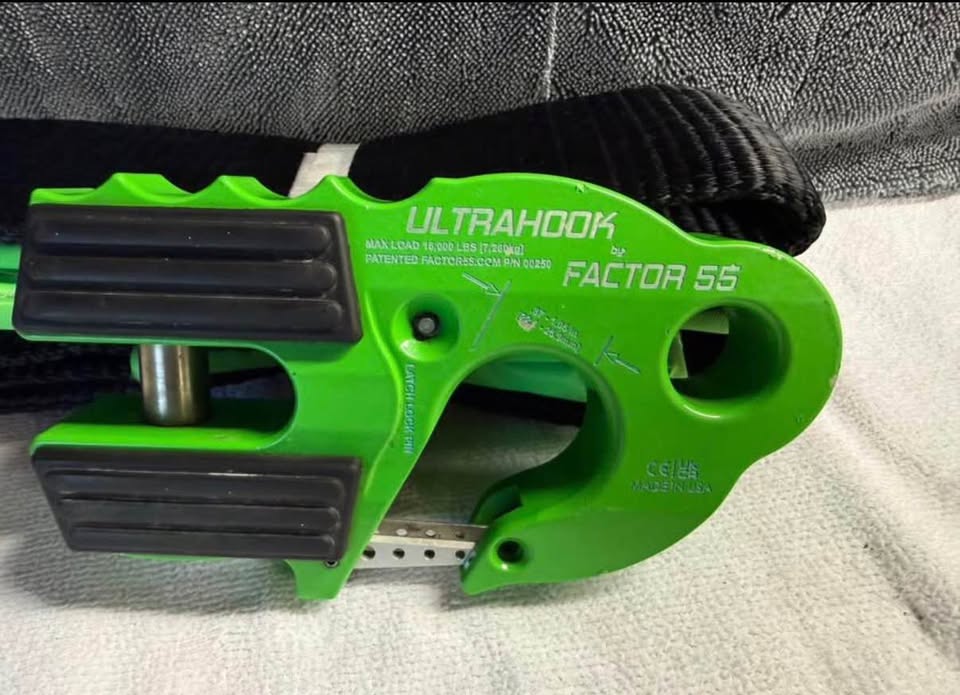 Factor 55 Winch Hook with Accessories in Humble, TX (photo 2) — photo 2