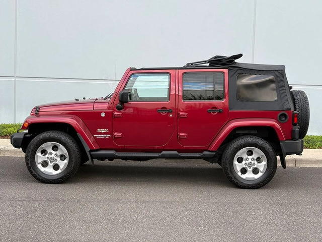 2013 Jeep Wrangler Unlimited Sahara — photo 2