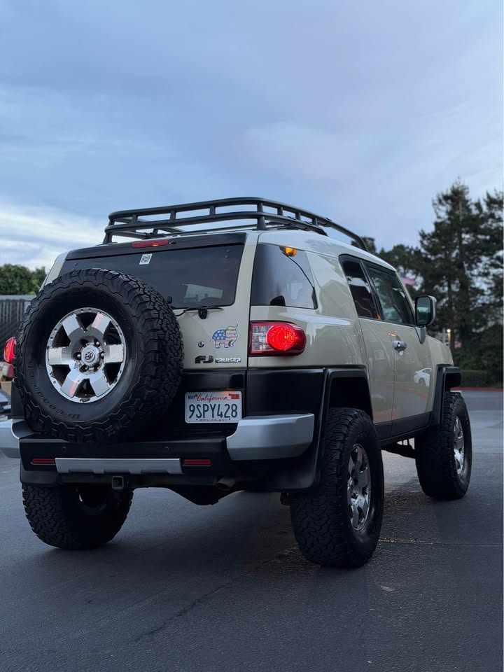 2008 Toyota FJ Cruiser · Sport Utility 2D in South San Francisco, CA (photo 5) — photo 5