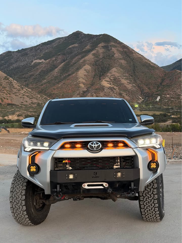 2014 Toyota 4Runner · Trail Premium Sport Utility 4D (photo 8) — photo 8