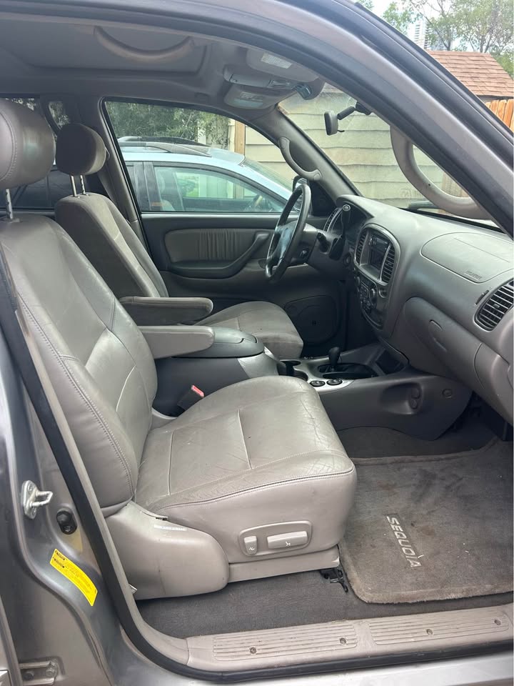 2001 Toyota Sequoia Limited 4x4 in Denver, CO (photo 7) — photo 7
