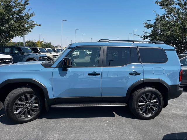 2025 Toyota Landcruiser · Base — photo 2