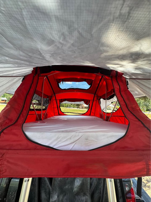 Yakima Skyrise (med) Roof Top Tent — photo 3