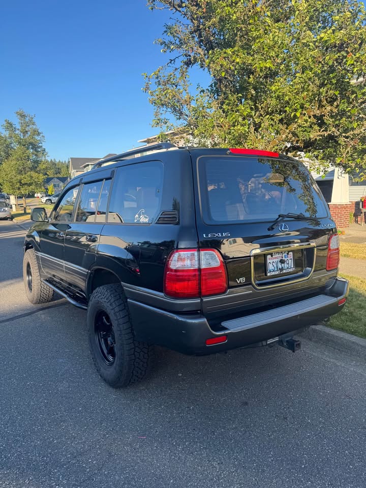 2001 Lexus LX · LX 470 Sport Utility 4D in Monroe, WA (photo 2) — photo 2