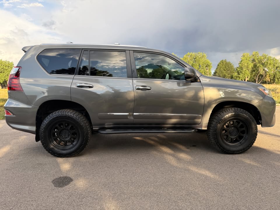 2014 Lexus GX460 (photo 2) — photo 2