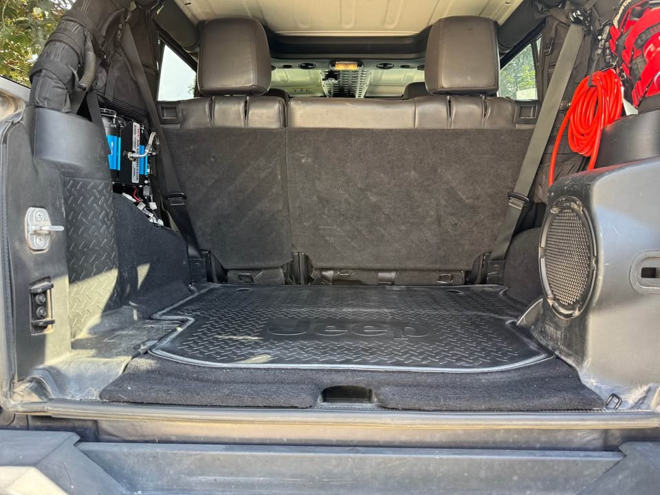 2014 Jeep Wrangler Unlimited · Sport (JK) SUV 4D (photo 9) — photo 9