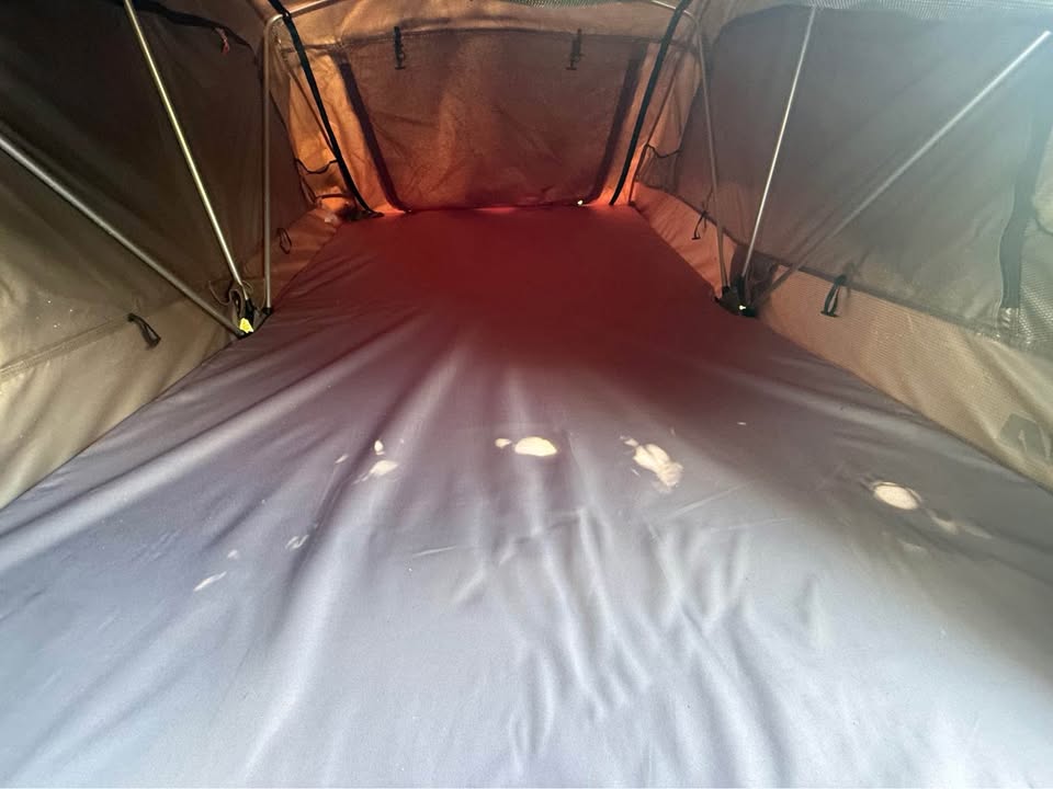Yakimas SkyRise HD roof top tent - large (fits 3 people) in Tacoma, WA (photo 4) — photo 4