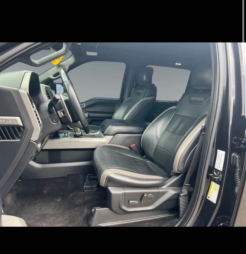 2017 Ford F-150 · Raptor Pickup 4D 5 1/2 ft (photo 9) — photo 9