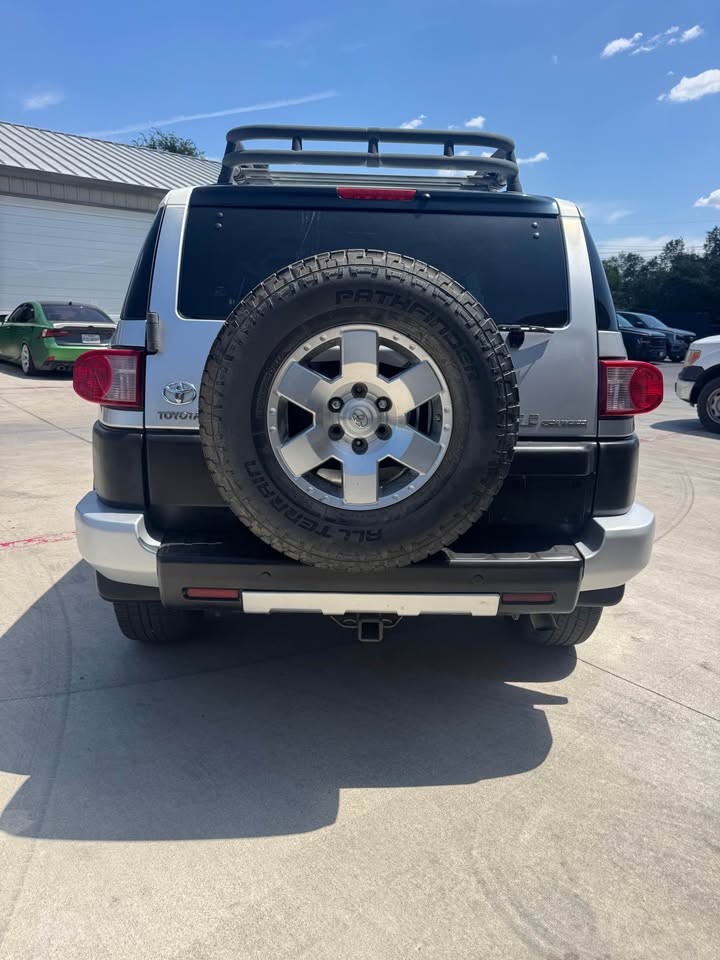 2008 Toyota FJ Cruiser · 4 door wagon/ sport utility in Austin, TX (photo 5) — photo 5