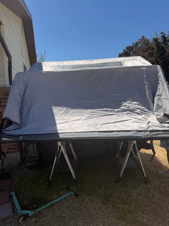 Smittybilt GEN2 Overlander Tent XL w/canopy in Pleasant Grove, UT (photo 1) — photo 1