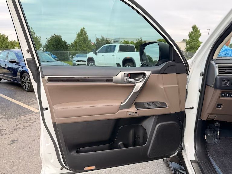2022 Lexus GX 460 4.6L V8 6-Speed Automatic 4WD in Greensboro, NC (photo 7) — photo 7