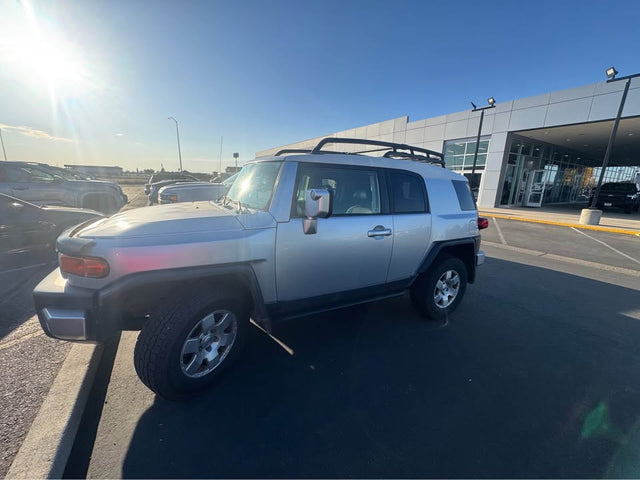 2007 Toyota FJ Cruiser · Sport Utility 2D — photo 2