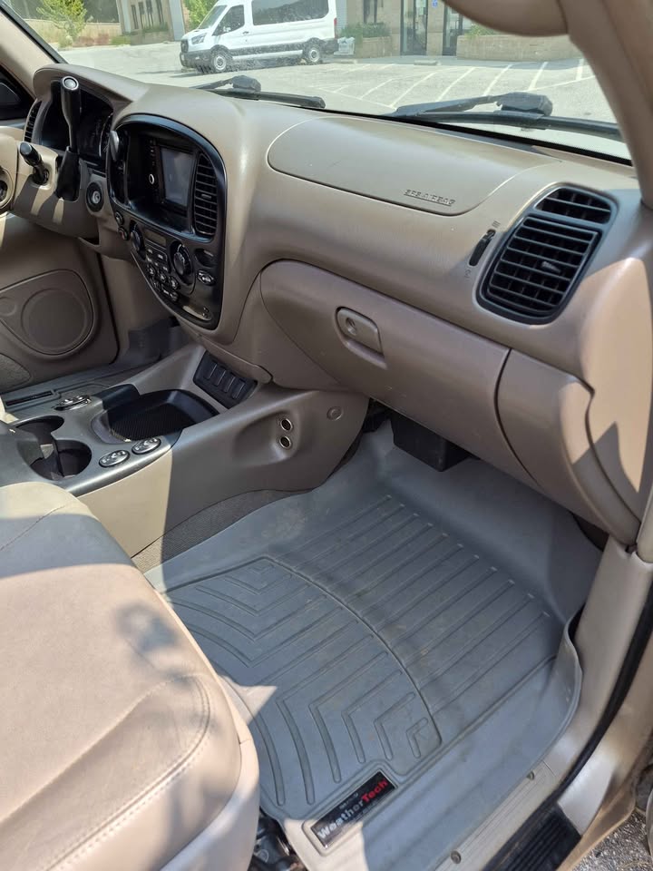2006 Toyota Sequoia · SR5 Sport Utility 4D in Nevada City, CA (photo 11) — photo 11