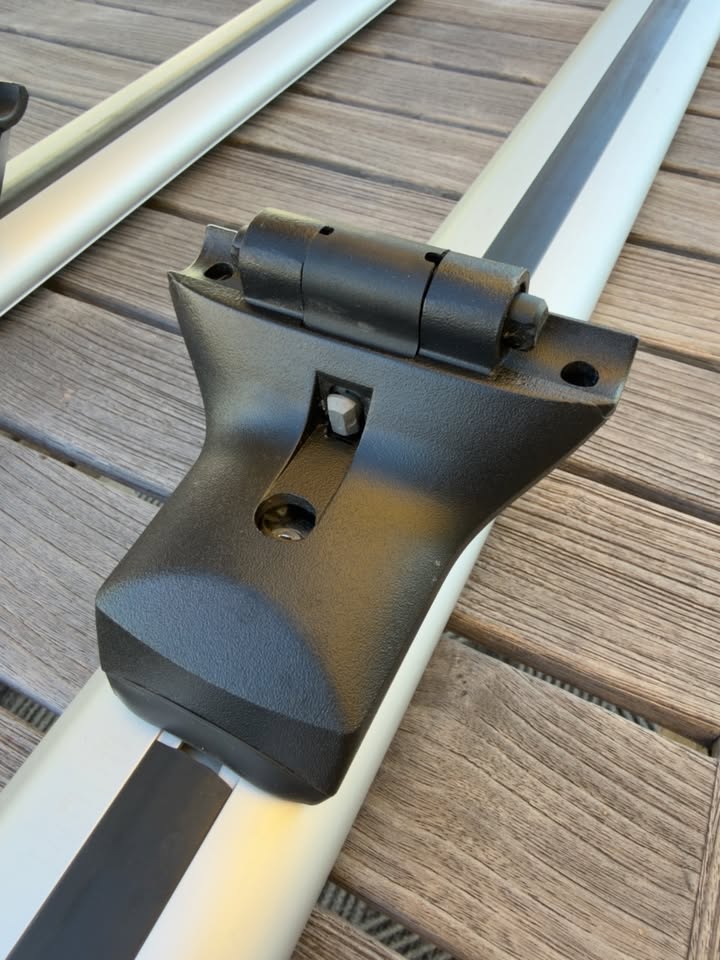 Yakima JetStream 70" Roof Rack with #19 Mount and Pads in San Diego, CA (photo 5)