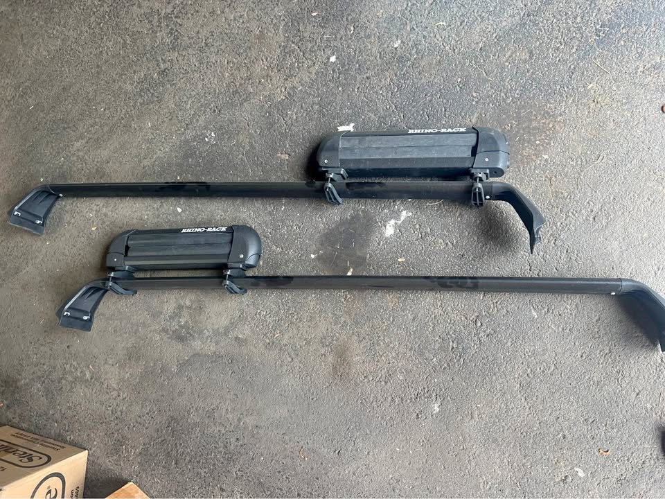 Rhino Rack Roof Rails and Ski Carrier for Wrangler in Katy, TX (photo 1)