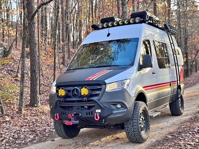 2020 Mercedes-Benz storyteller overland classic mode 4x4 super beast in Cunningham, TN (photo 1)